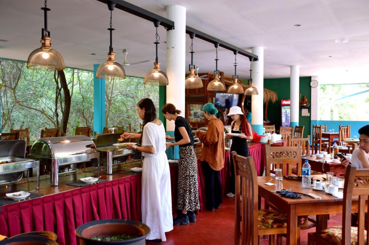 Hungry Lion Resort Sigiriya Luaran gambar